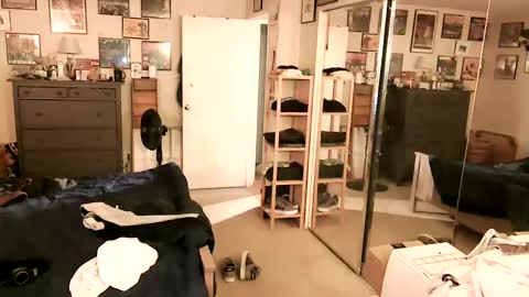 Snapshot of nakedmonkey chatting on 11.24.25 nakedmonkey online show from 11.24.25