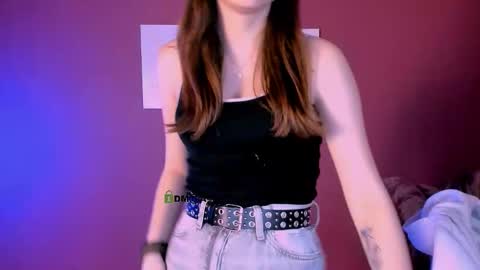 nana_shy_ online show from 12.19.25