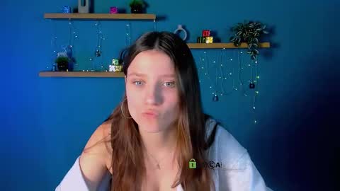 nana_shy_ online show from 12.20.25