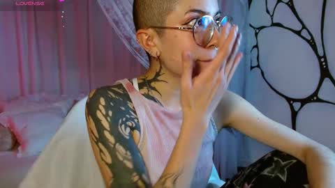 Snapshot of nanaxnana chatting on 12.18.25 Alma Maria online show from 12.18.25