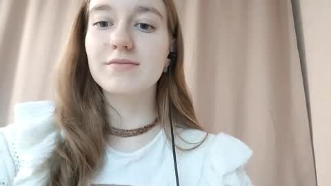 Snapshot of nanceyweaving chatting on 11.18.25 Eva online show from 11.18.25