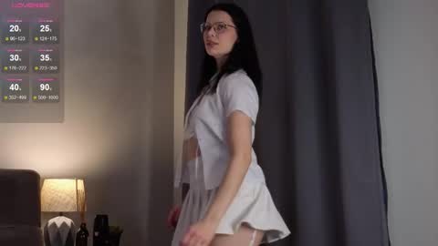 Snapshot of nancydrewww chatting on 12.16.25 Nancy online show from 12.16.25