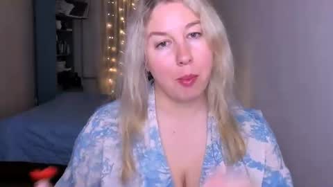 Snapshot of nancysanders chatting on 06.20.26 Nancy online show from 06.20.26