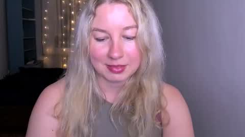 Snapshot of nancysanders chatting on 07.04.26 Nancy online show from 07.04.26