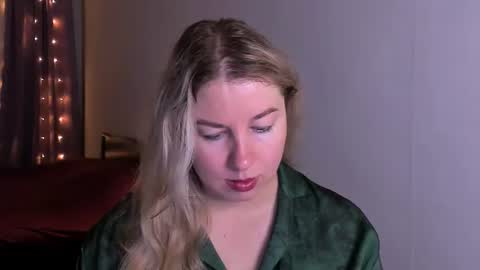 Snapshot of nancysanders chatting on 07.18.26 Nancy online show from 07.18.26