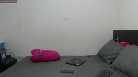 Snapshot of nanna_and_balder2 chatting on 02.19.25 nanna_and_balder2 online show from 02.19.25