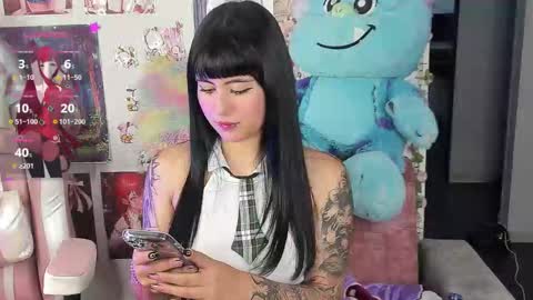 Naoko online show from 12.02.25