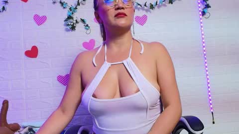 Naomi online show from 10.08.25