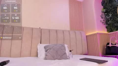 Snapshot of naomi_hill1 chatting on 03.25.26 Naomi online show from 03.25.26