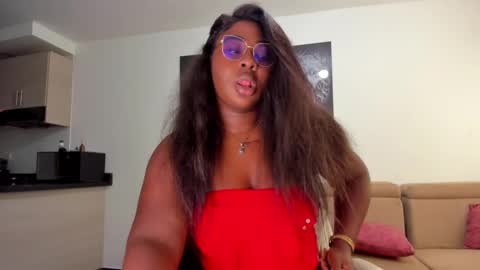Snapshot of naomi_kiing chatting on 02.19.25 Nathalia King online show from 02.19.25