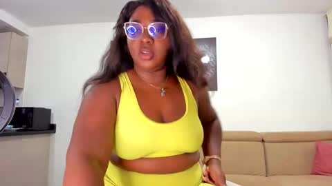 Snapshot of naomi_kiing chatting on 02.24.25 Nathalia King online show from 02.24.25