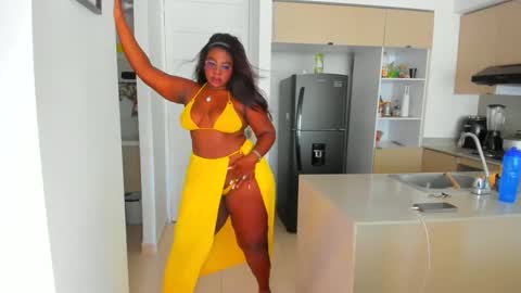 Snapshot of naomi_kiing chatting on 09.25.25 Nathalia King online show from 09.25.25