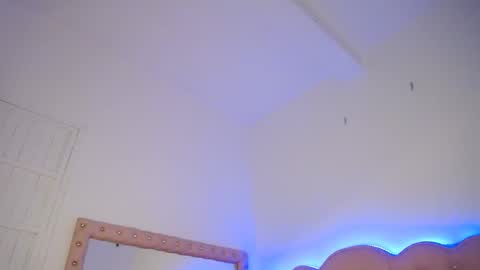 naomi_shayk online show from 04.16.26