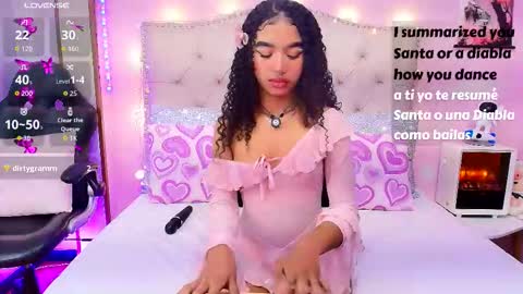 Snapshot of naomi_star8 chatting on 10.04.25 naomi_star8 online show from 10.04.25