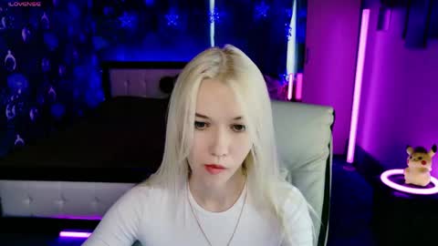 Snapshot of naomihita chatting on 05.18.26 naomihita online show from 05.18.26