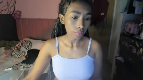 Naomii online show from 01.16.25