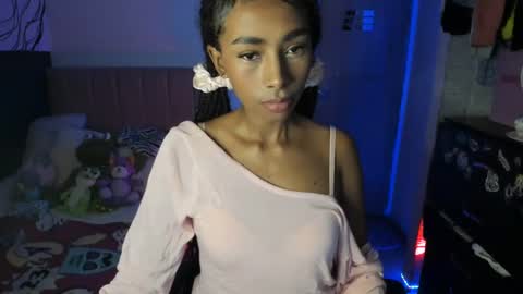 Naomii online show from 02.22.25