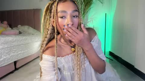 Naomii online show from 09.10.25