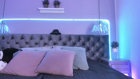 Snapshot of naomii_soto chatting on 12.14.24 Naomi online show from 12.14.24