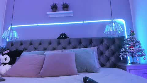 Snapshot of naomii_soto chatting on 12.31.24 Naomi online show from 12.31.24