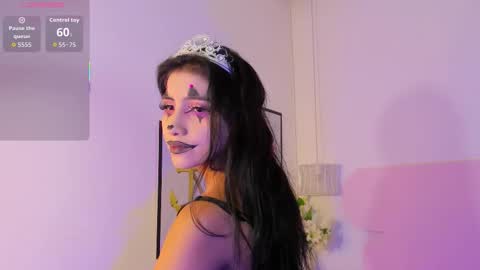 naomiiii   online show from 10.08.25