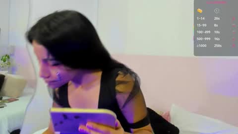 naomiiii   online show from 10.10.25