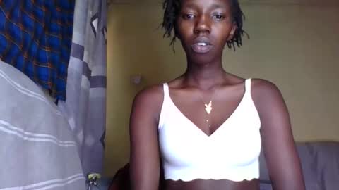 naomilittle31025 online show from 10.07.25