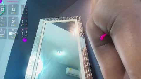 Naomi Qeents online show from 11.28.25