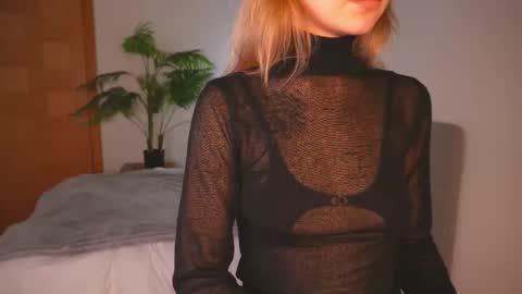 Snapshot of naomirosy chatting on 02.11.26 naomirosy online show from 02.11.26