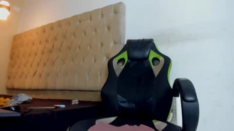 naomis_35 online show from 02.06.26