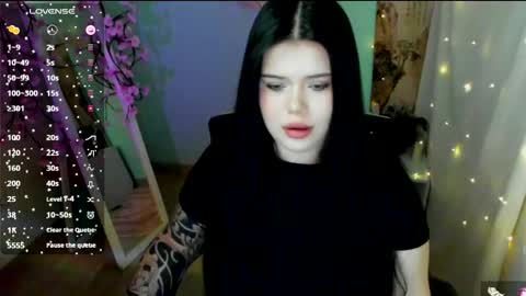 Snapshot of naomivibes chatting on 04.25.26 Naomi online show from 04.25.26
