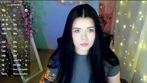 Snapshot of naomivibes chatting on 06.17.26 Naomi online show from 06.17.26