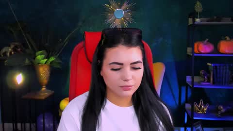 naomiwilsons online show from 11.04.25