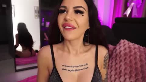 Snapshot of naomyblackbarbie chatting on 11.17.25 naomyblackbarbie online show from 11.17.25