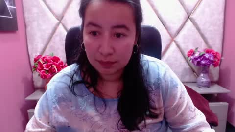 Snapshot of naomyprinces_ chatting on 12.21.24 Bulma Heidi online show from 12.21.24