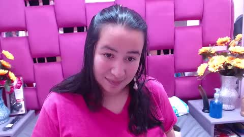 Snapshot of naomyprinces_ chatting on 12.30.24 Bulma Heidi online show from 12.30.24