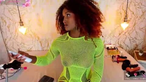 Naomy online show from 09.26.25