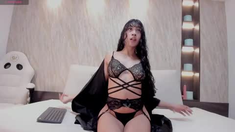 nara black  online show from 04.14.26