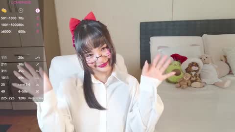 Snapshot of naree_masaki chatting on 12.24.24 Naree online show from 12.24.24