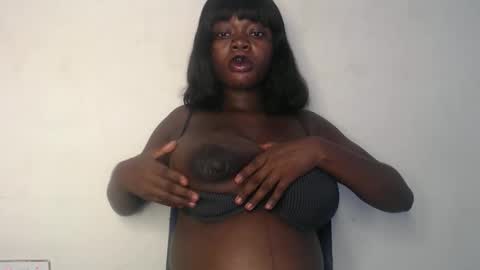 Snapshot of nastie_amanda chatting on 10.08.25 Amanda online show from 10.08.25