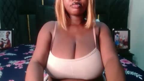 Snapshot of nastie_amanda chatting on 11.10.25 Amanda online show from 11.10.25