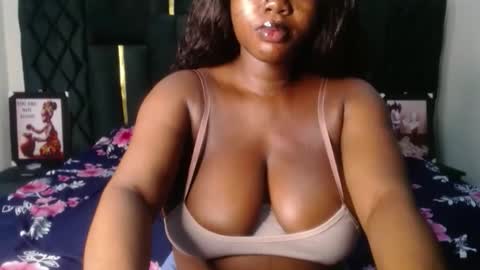 Snapshot of nastie_amanda chatting on 12.03.25 Amanda online show from 12.03.25