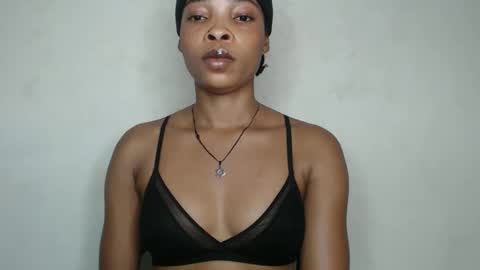 Snapshot of nastie_cumlover chatting on 11.07.25 bella online show from 11.07.25