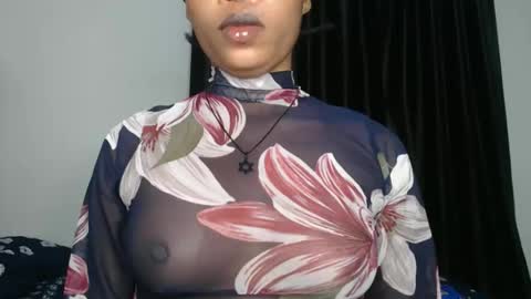 Snapshot of nastie_cumlover chatting on 12.05.25 bella online show from 12.05.25