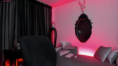 Snapshot of nasty_alice1 chatting on 10.31.25 Goddess Alice online show from 10.31.25