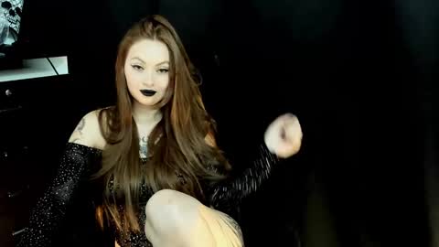 Snapshot of nastykatty_ chatting on 12.18.24 nastykatty_ online show from 12.18.24