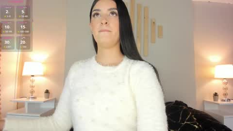 Snapshot of natachadiaz_ chatting on 09.25.25 Natacha Diaz online show from 09.25.25