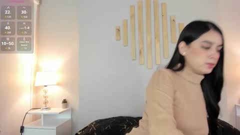 Natacha Diaz online show from 11.18.25