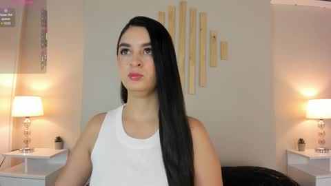 Natacha Diaz online show from 11.22.25