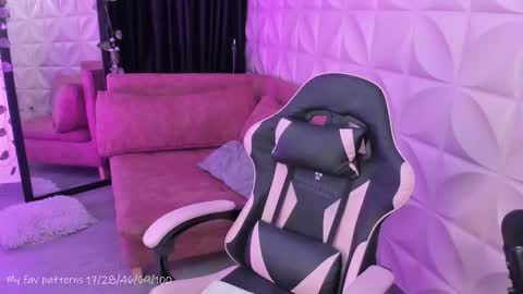 Snapshot of natadelrey chatting on 10.24.25 Nata online show from 10.24.25